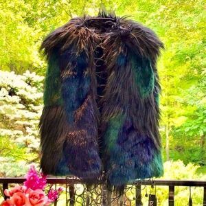 BLANK NYC PLUSH FAUX FUR VEST M NWT BLUE/BLACK COLOR BLEND